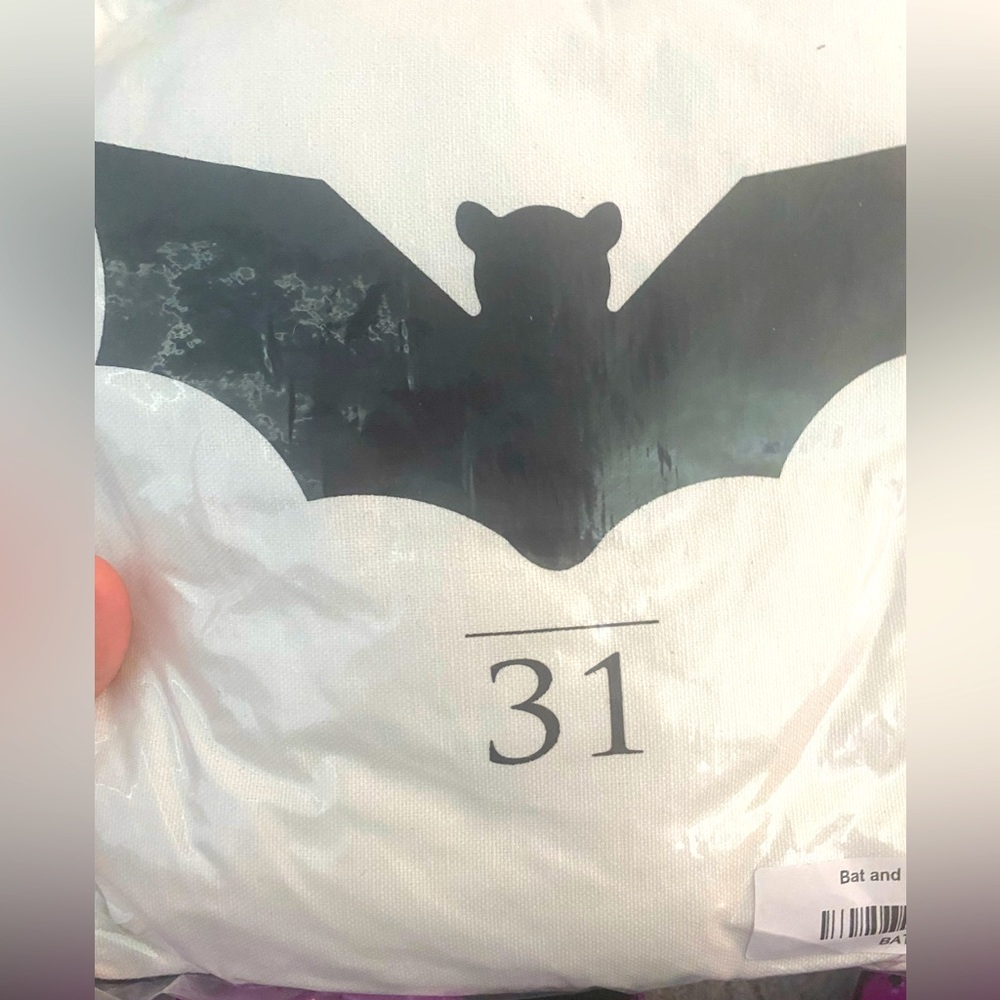 💕NWT Halloween Pillow - Picture 4 of 8
